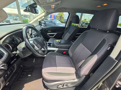Used 2021 Nissan Titan SV w/ SV Convenience Package RWD image 13