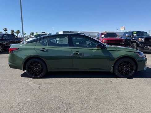 New 2026 Nissan Altima 2.5 SR w/ SR Midnight Edition Package FWD image 7