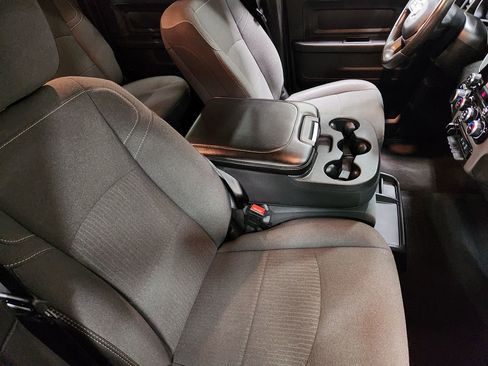 Used 2024 RAM 2500 Tradesman w/ Chrome Appearance Group image 31