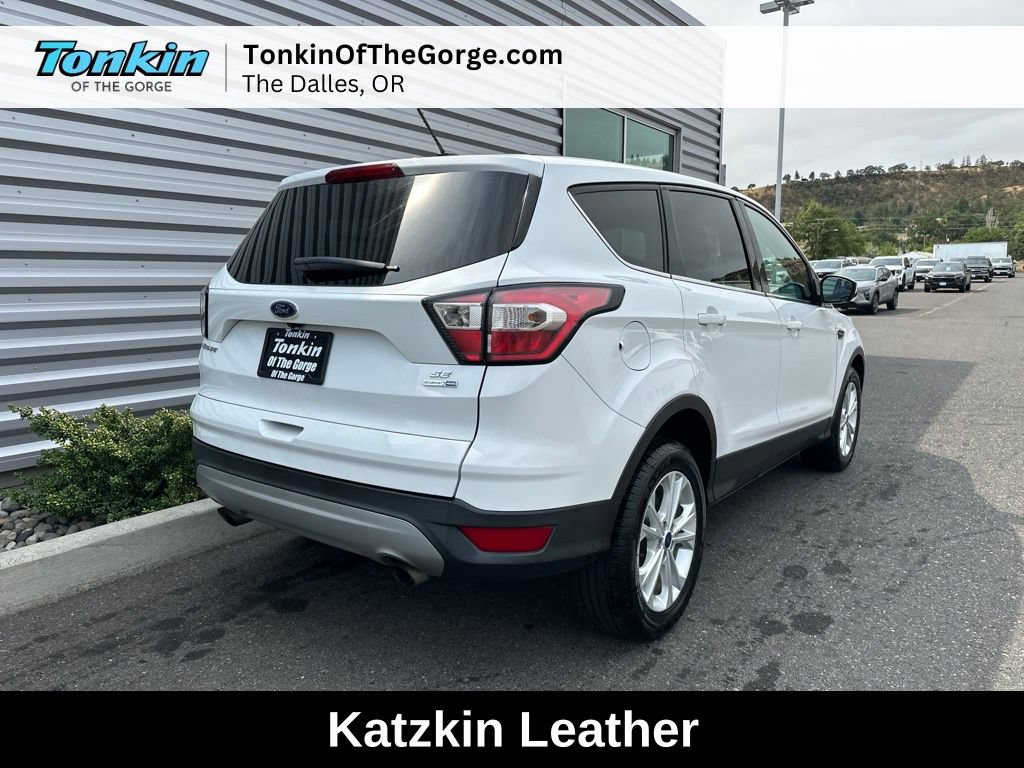 Used 2017 Ford Escape SE AWD/4WD image 3