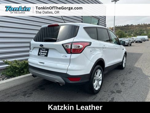 Used 2017 Ford Escape SE AWD/4WD image 3