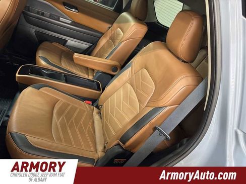 Used 2022 Nissan Pathfinder Platinum w/ Cargo Package image 29