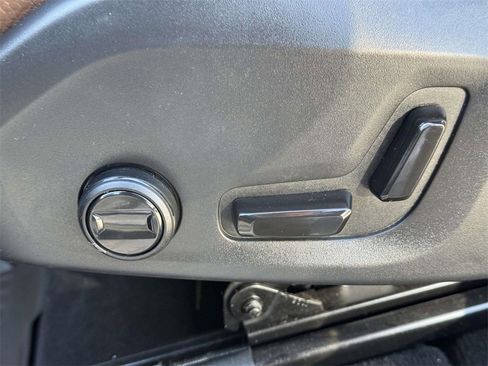 Used 2023 Volvo XC60 B5 Plus w/ Climate Package image 18