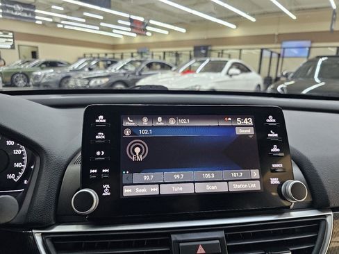 Used 2018 Honda Accord Sport image 30