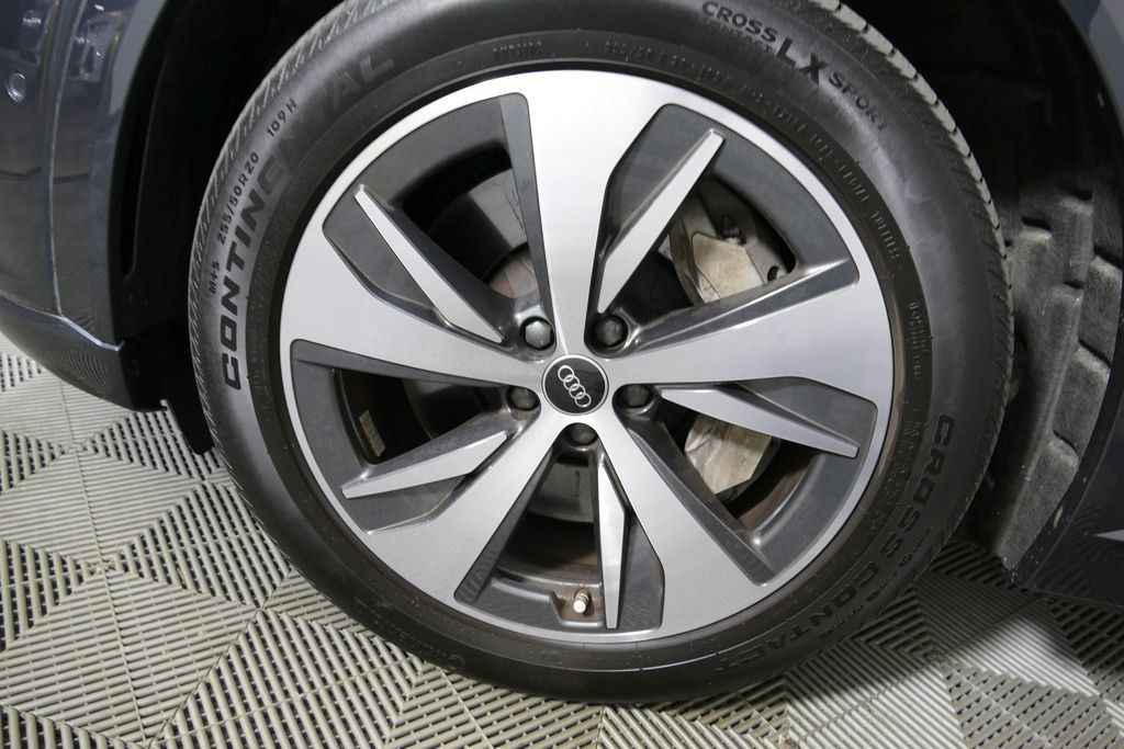 Used 2024 Audi Q8 e-tron Premium Plus w/ Premium Plus Package AWD/4WD image 9