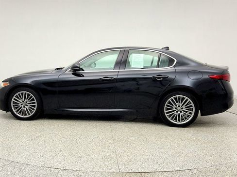 Used 2018 Alfa Romeo Giulia Ti w/ Quick Order Package 22X Lusso AWD/4WD image 8