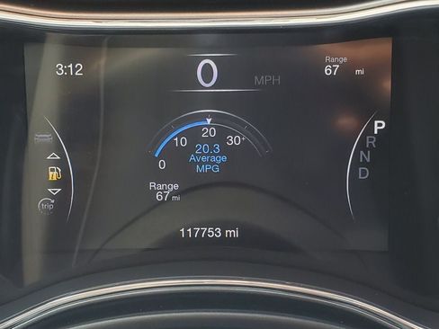 Used 2019 Jeep Grand Cherokee Laredo AWD/4WD image 11