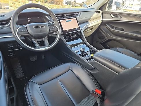 Certified 2023 Jeep Grand Cherokee Limited AWD/4WD image 17