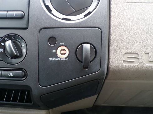 Used 2009 Ford F250 2WD Regular Cab Super Duty image 24