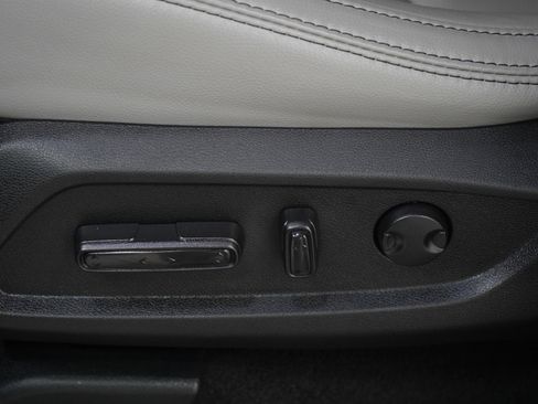 Used 2025 Honda Pilot EX-L image 28