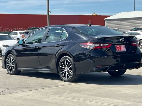 Used 2024 Toyota Camry SE image 7