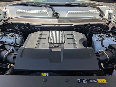 New 2025 Land Rover Defender 110 X-Dynamic SE image 18