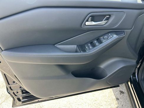 New 2026 Nissan Rogue SV FWD image 17