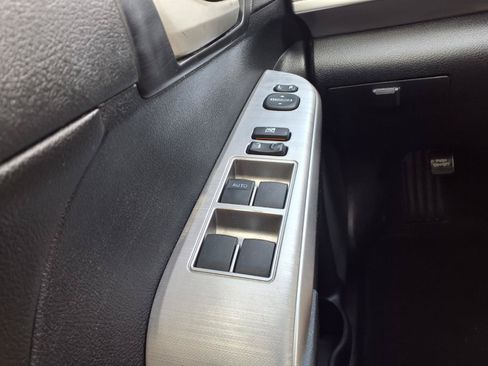 Used 2013 Toyota Camry SE FWD image 9