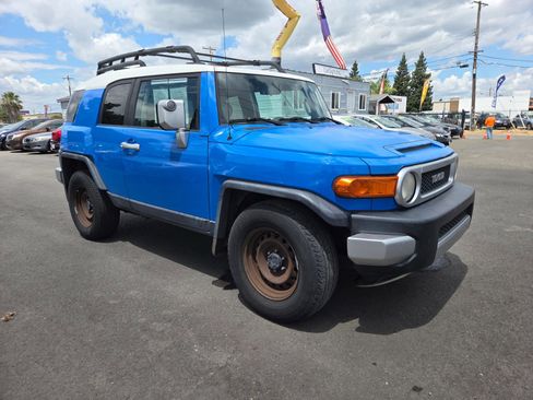 Used 2007 Toyota FJ Cruiser 2WD image 4