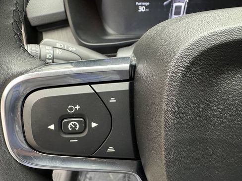 Used 2024 Volvo XC40 B5 Plus AWD/4WD image 14