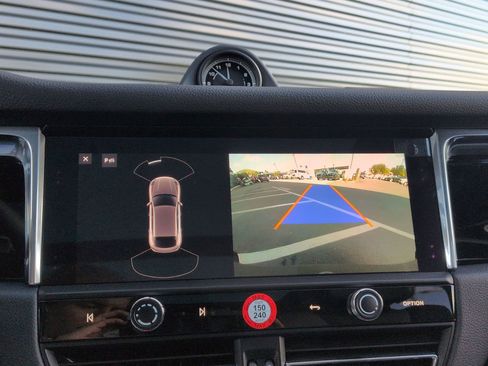 New 2026 Porsche Macan image 20