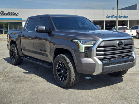 Used 2022 Toyota Tundra Limited RWD image 4