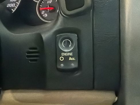 Used 2007 Chevrolet Corvette Coupe w/ Preferred Equipment Group image 24