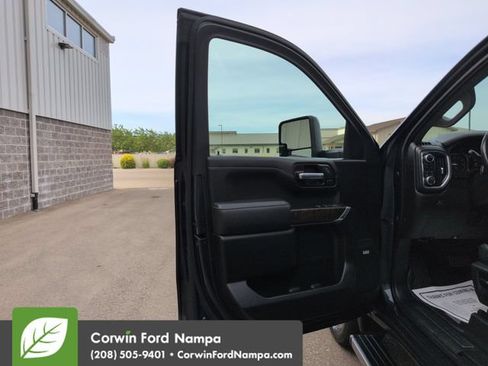 Used 2022 GMC Sierra 1500 Denali w/ Denali Reserve Package AWD/4WD image 10