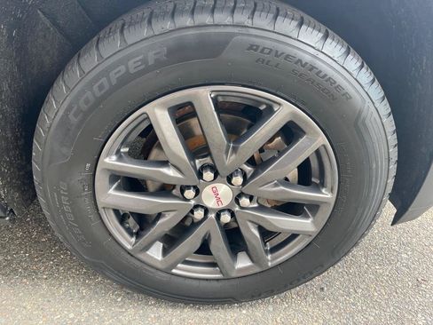 Used 2019 GMC Acadia SLT w/ LPO, Floor Liner Package AWD/4WD image 9