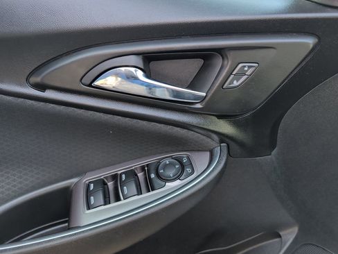 Used 2018 Chevrolet Malibu LT image 10