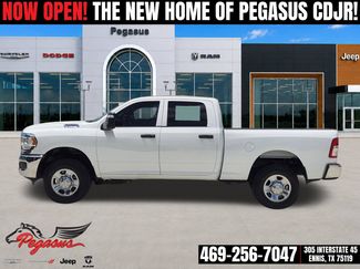 Used 2024 RAM 2500 Tradesman w/ Chrome Appearance Group AWD/4WD video 3