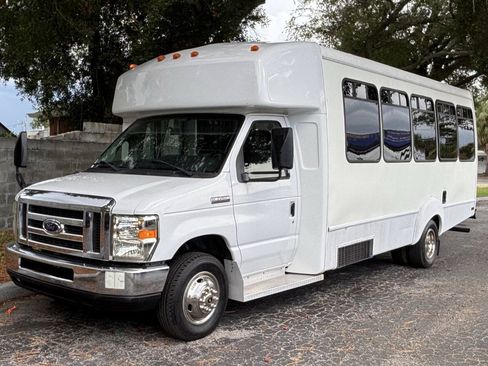 Used 2009 Ford E-450 and Econoline 450 RWD image 2