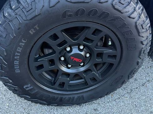Used 2020 Toyota 4Runner TRD Off-Road AWD/4WD image 6