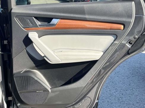 Used 2022 Audi Q5 2.0T Premium Plus w/ Premium Plus Package image 24