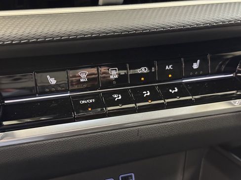 New 2026 Chevrolet Equinox LT image 37