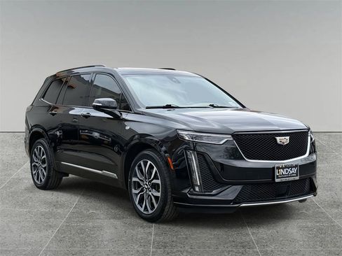Used 2021 Cadillac XT6 Sport w/ Platinum Package image 9