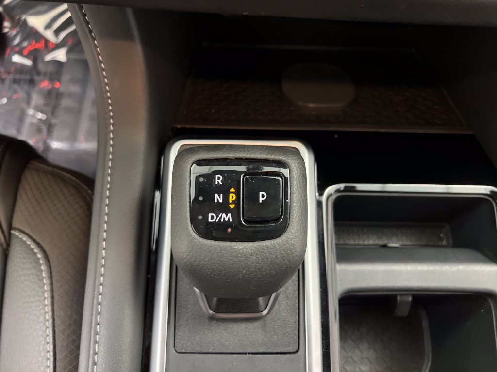 Used 2026 Nissan Pathfinder SL FWD image 50