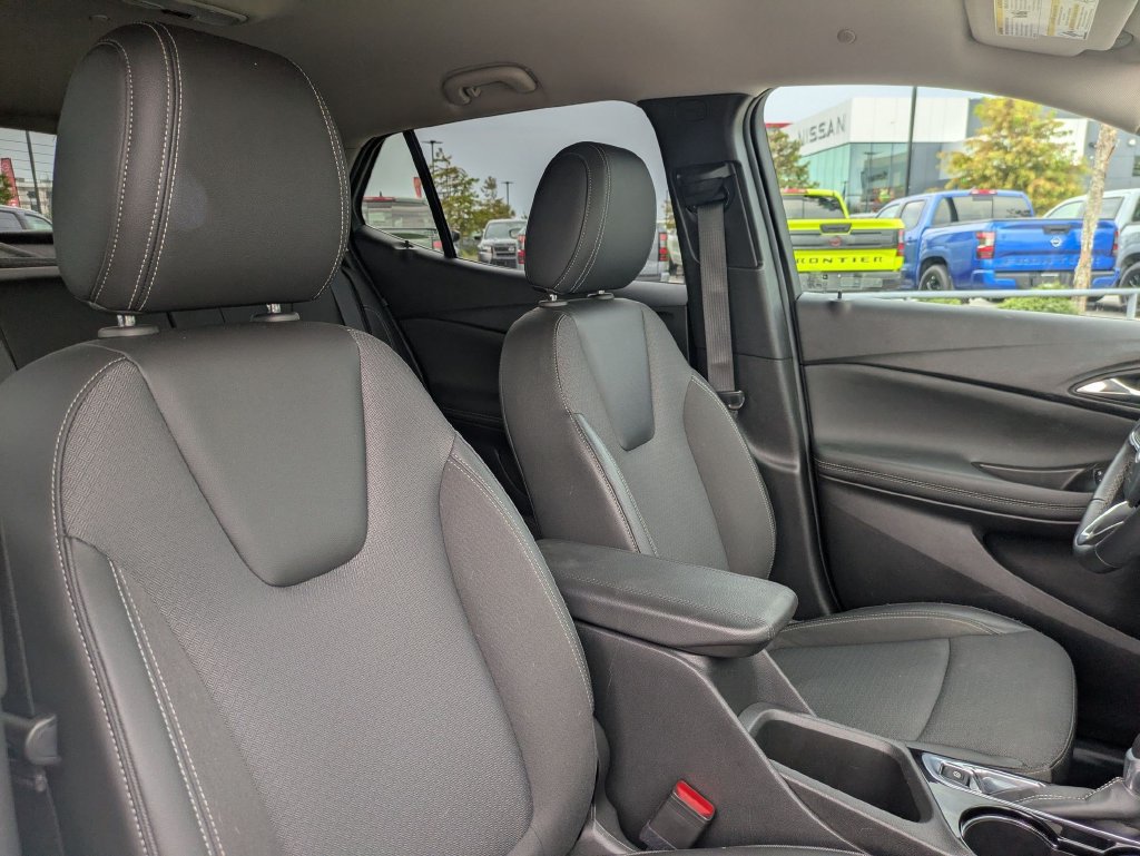 Used 2023 Buick Encore GX Preferred FWD image 36