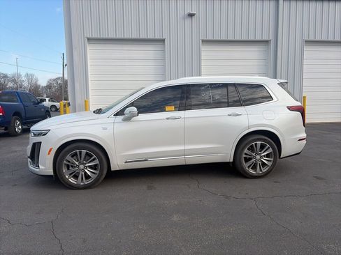 Used 2022 Cadillac XT6 Premium Luxury w/ Platinum Package image 4