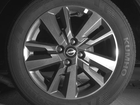 Used 2025 Nissan Versa SV image 14