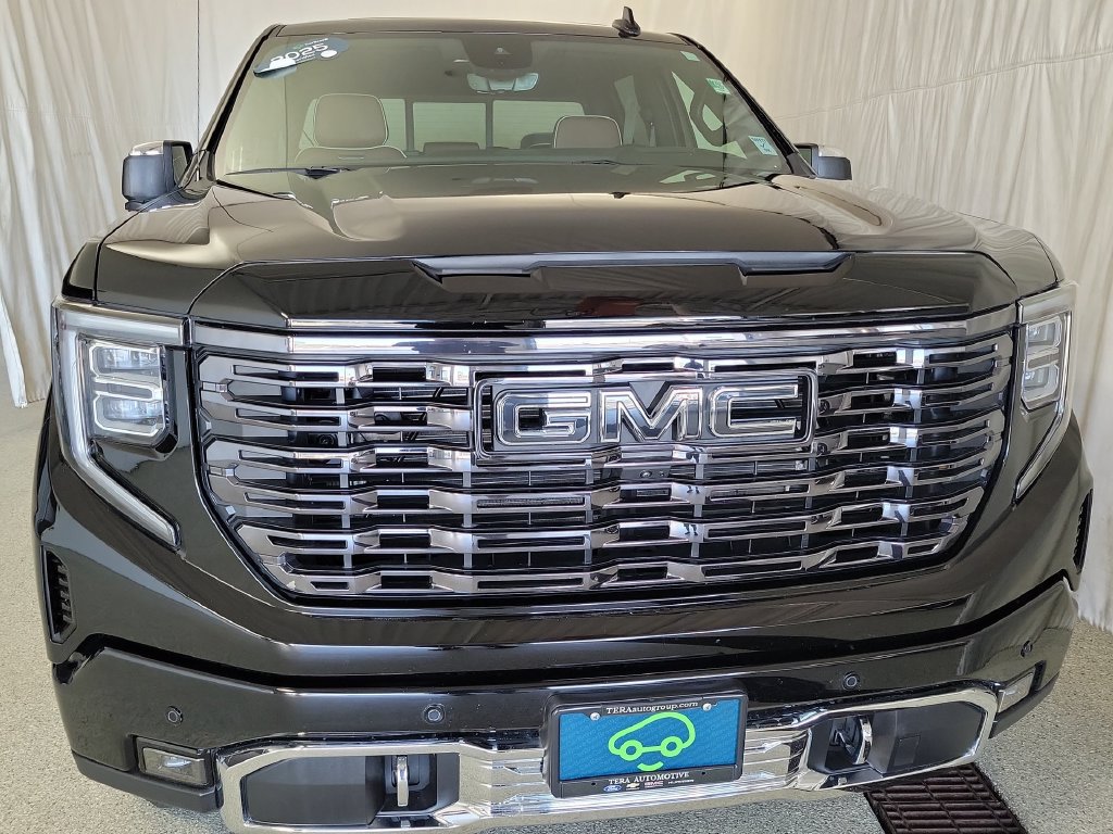 Certified 2025 GMC Sierra 1500 Denali Ultimate AWD/4WD image 3