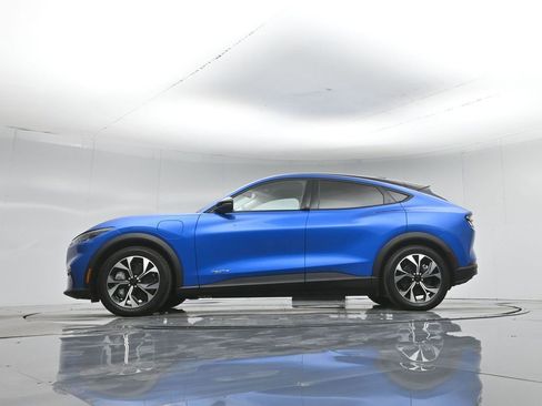 Certified 2025 Ford Mustang Mach-E Select RWD image 8