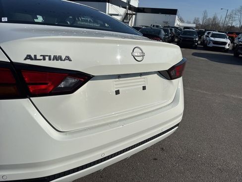 Used 2025 Nissan Altima 2.5 SV image 27