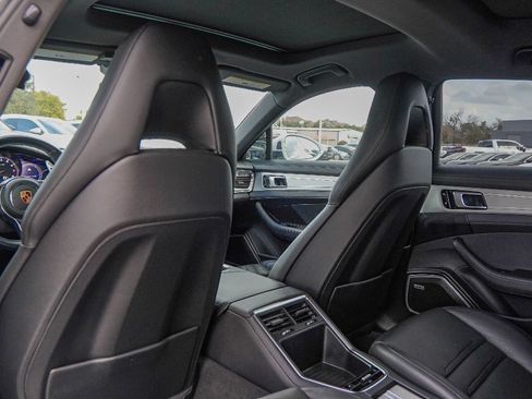 Used 2018 Porsche Panamera 4S image 30
