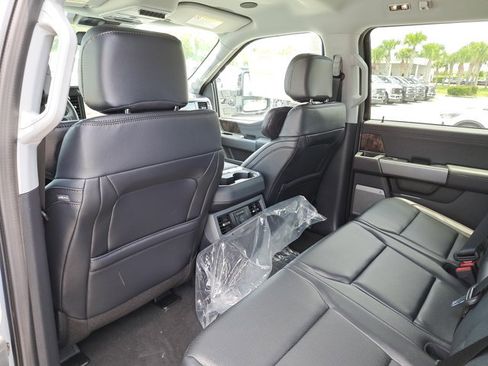 New 2025 Ford F250 Lariat w/ Lariat Ultimate Package image 12