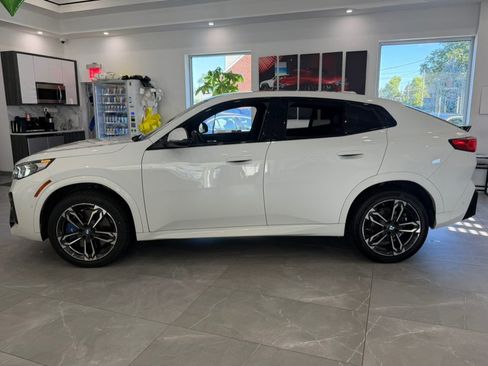 Used 2025 BMW X2 xDrive28i AWD/4WD image 4