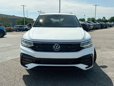 Used 2024 Volkswagen Tiguan SE R-Line FWD image 5