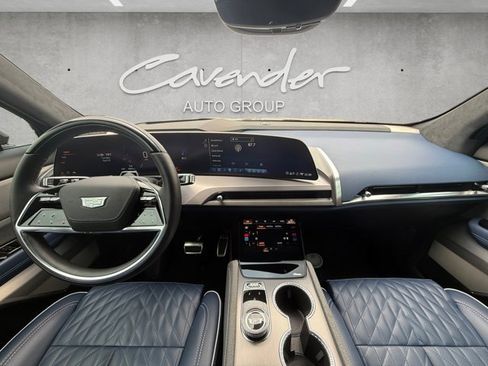 Certified 2026 Cadillac Vistiq Premium Luxury AWD/4WD image 21