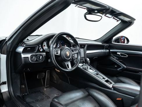 Used 2017 Porsche 911 4 Cabriolet AWD/4WD image 19