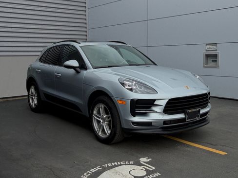 Certified 2020 Porsche Macan AWD/4WD image 5