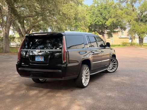 Used 2016 Cadillac Escalade ESV Luxury AWD/4WD image 5