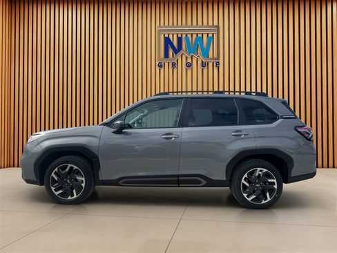 Used 2025 Subaru Forester Limited AWD/4WD image 40