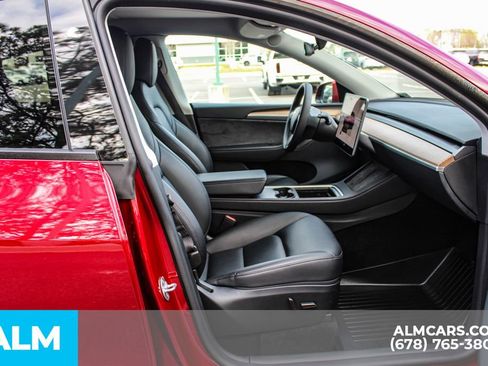 Used 2024 Tesla Model Y Long Range image 21