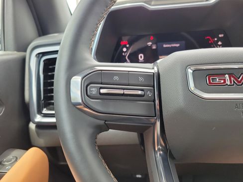 Used 2025 GMC Canyon AT4 w/ Technology Plus Package AWD/4WD image 21